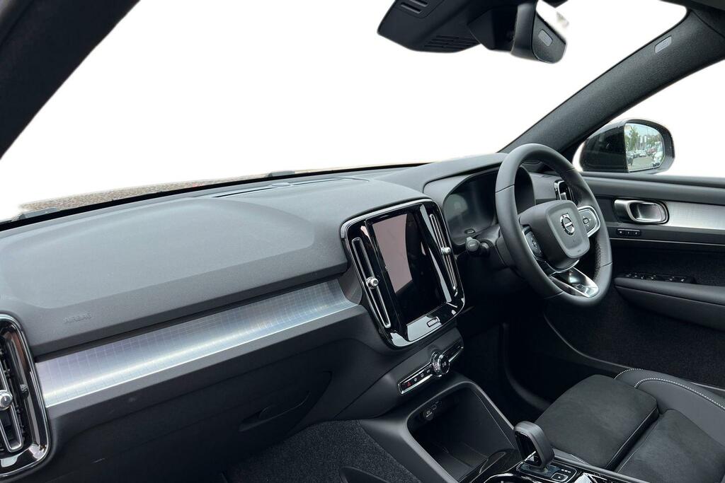 Volvo XC40 Black Edition Plus, B3 Mild Hybrid, Black #2