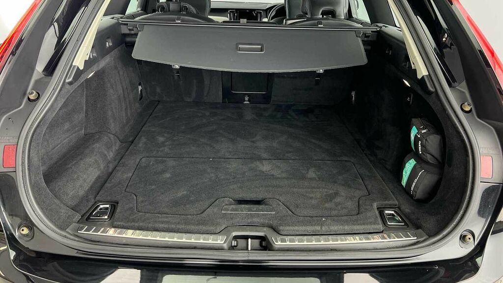 Volvo V90 Plus, B4 Mild Hybrid, Dark Black #4