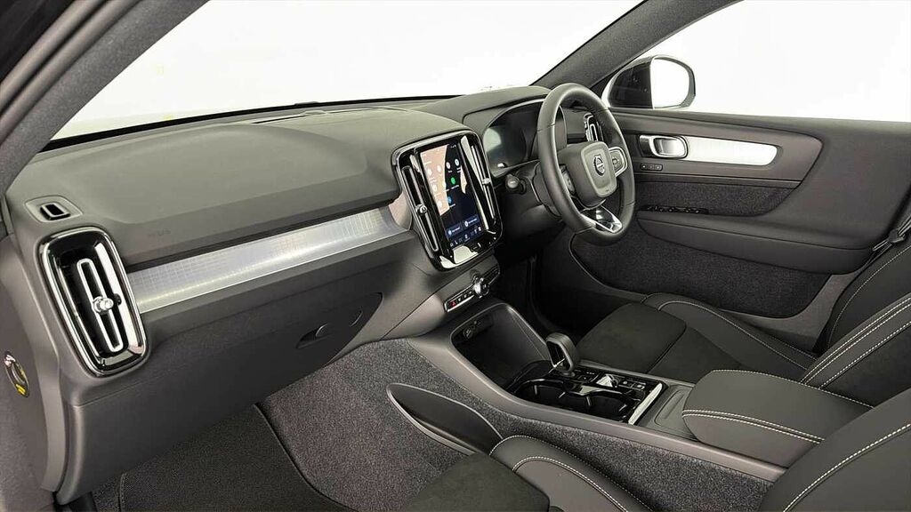 Volvo XC40 Plus Dark B3 Mild Hybrid Delviery Miles YH26FEW Black #3