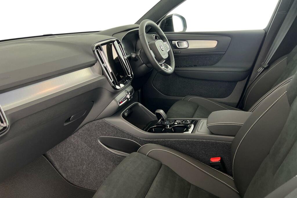 Volvo XC40 Plus, B3 Mild Hybrid, Dark Grey #2