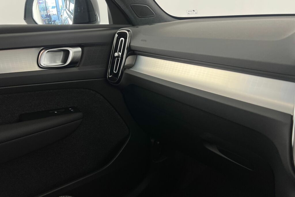 Volvo XC40 Ultra, B4 Mild Hybrid, Bright Grey #37