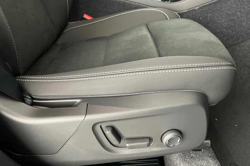 Volvo XC40 Ultra, B4 Mild Hybrid, Bright Grey #30