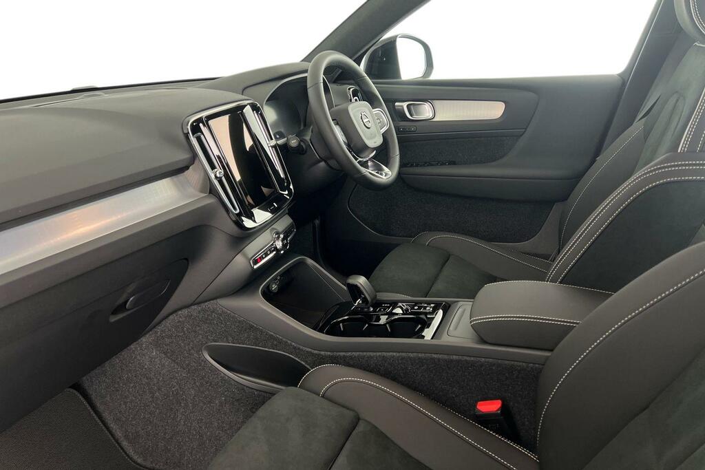 Volvo XC40 Plus, B3 Mild Hybrid, Dark Grey #2