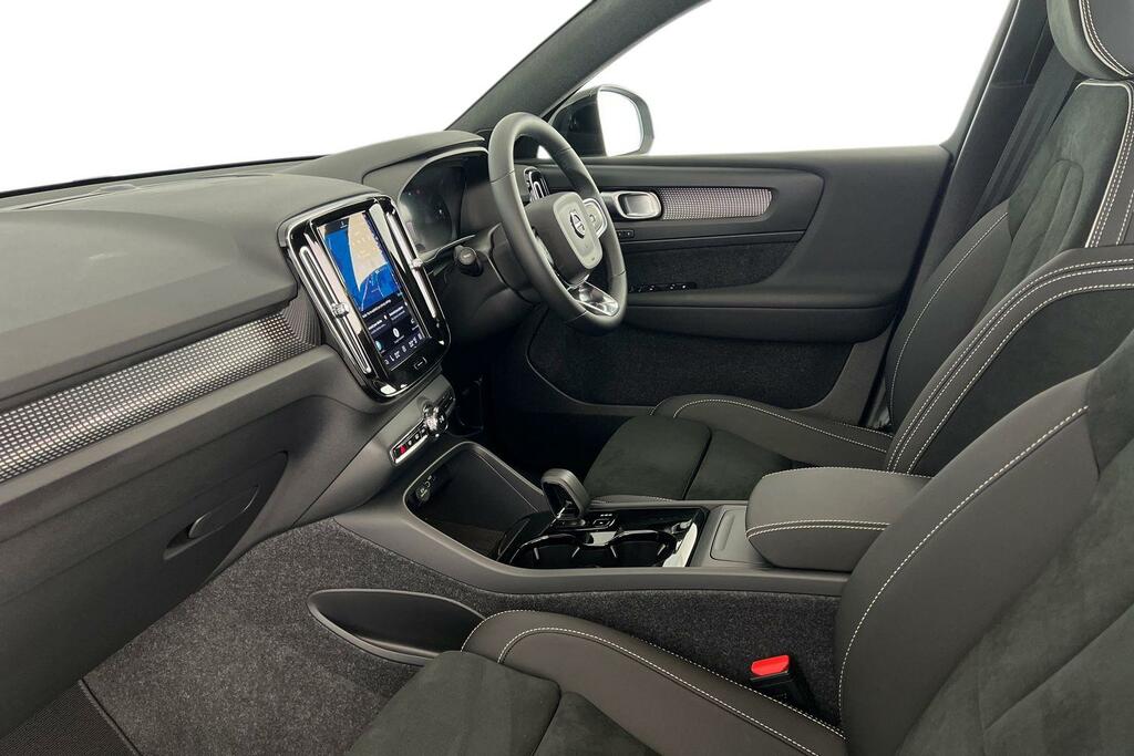 Volvo EX40 Plus, Single Motor Extended Range, YR26WKH Silver #2