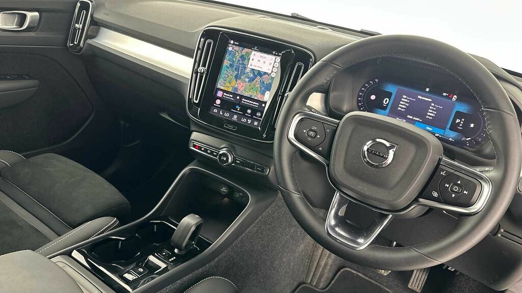 Volvo XC40 Plus Dark B3 Mild Hybrid Lower Road Tax #3