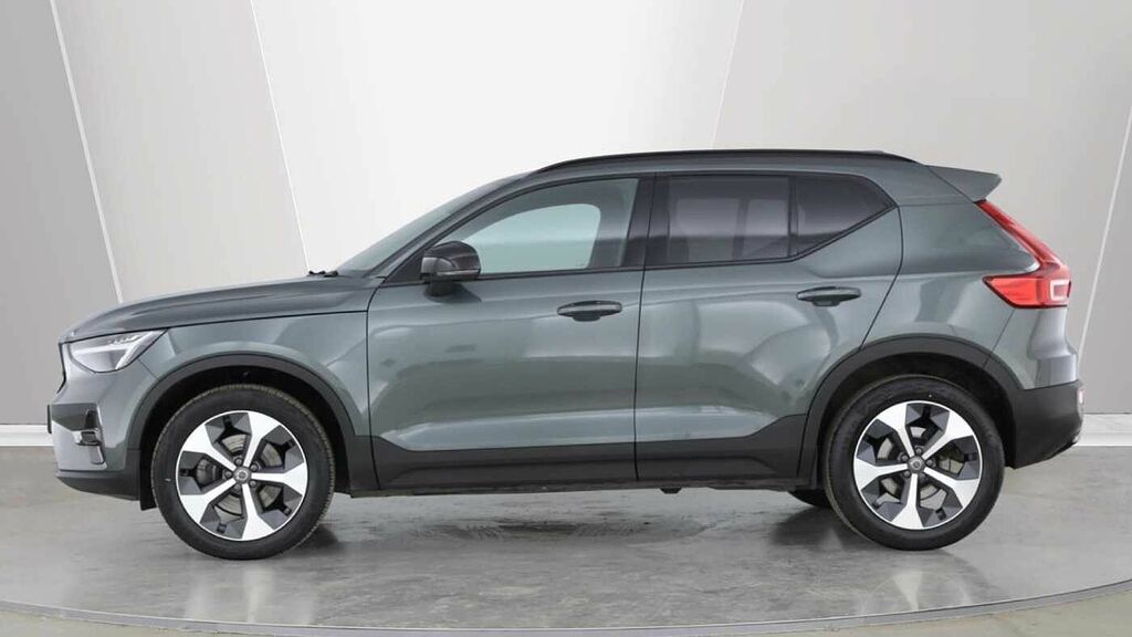 Volvo XC40 Plus Dark B3 Mild Hybrid Lower Road Tax #4