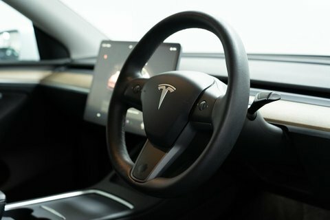 Tesla Model Y Dual Motor Long AJ22HWO White #5