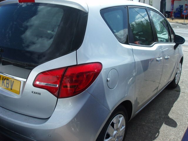 Vauxhall Meriva 1.7 Cdti Exclusiv Mpv Silver #2
