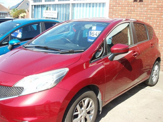 Nissan Note 1.2 Acenta Premium Hatchback Red