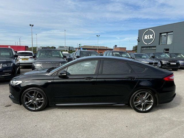 Ford Mondeo Tdci St-line X Hatchback Black #3