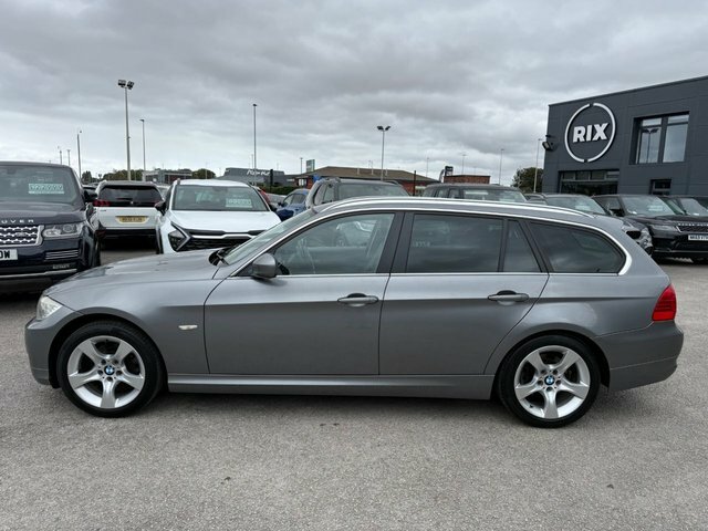 BMW 3 Series 318D Exclusive Edition Touring Grey #3