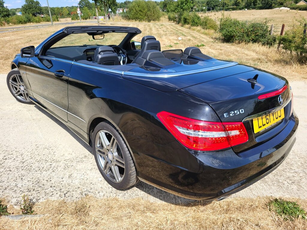 Mercedes-Benz E Class 2.1 E250 Cdi Blueefficiency Sport Edition 125 Cabr Black #2