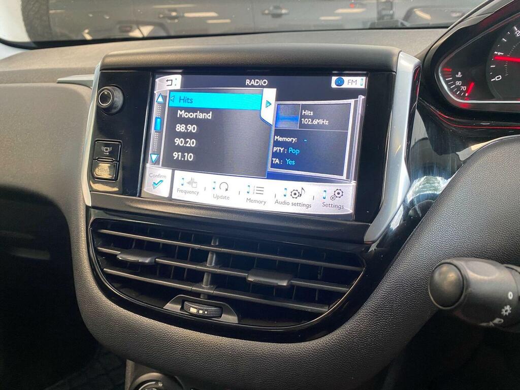 Peugeot 208 1.4 Hdi Active 68 Bhp Red #20