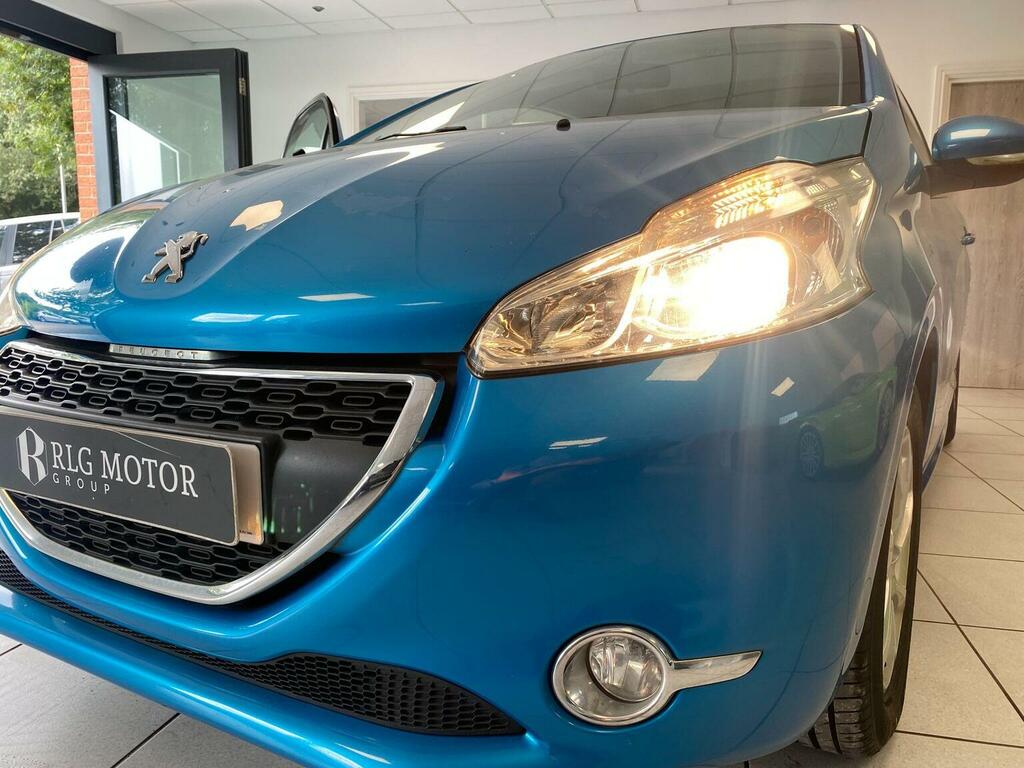 Peugeot 208 1.4 Hdi Active 68 Bhp Red #26