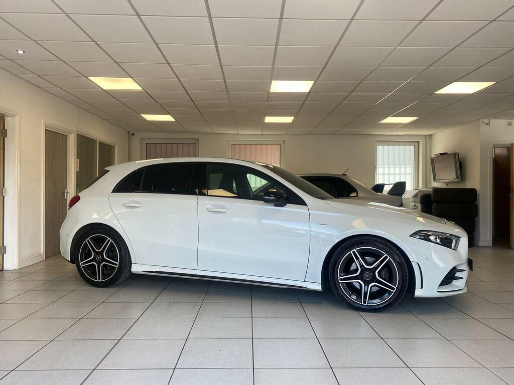 Mercedes-Benz A Class 1.3 A200 Amg Line Edition Executive 7G-dct Euro White