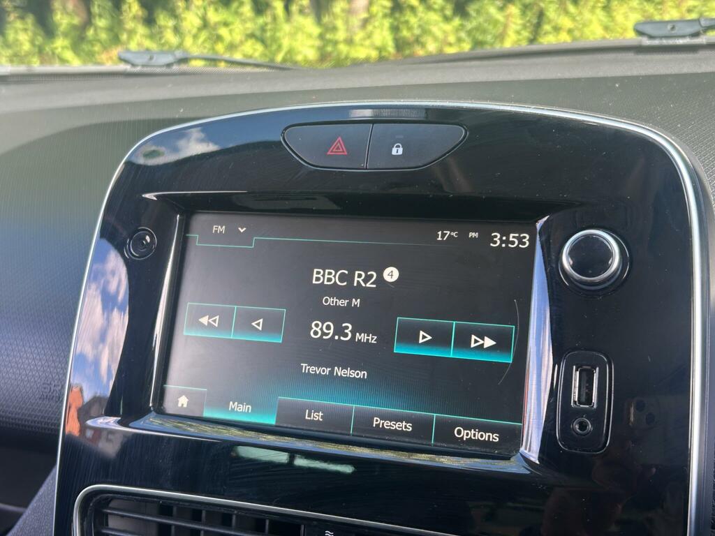 Renault Clio Hatchback 0.9 Tce Iconic Euro 6 Ss 201919 White #35