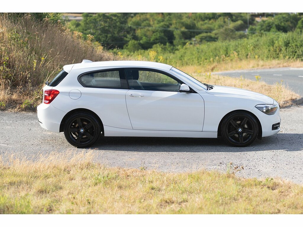 BMW 1 Series 118D Sport White #2