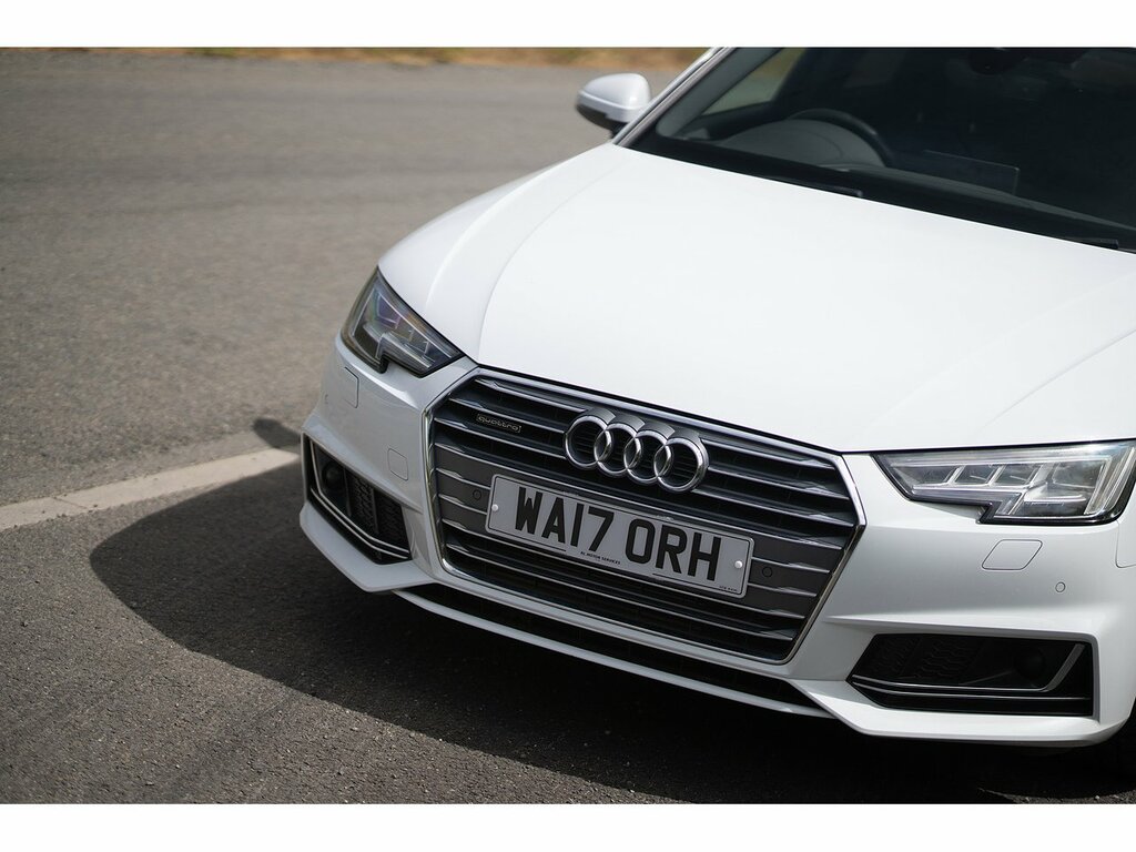 Audi A4 Avant Tfsi Executive Se White #4