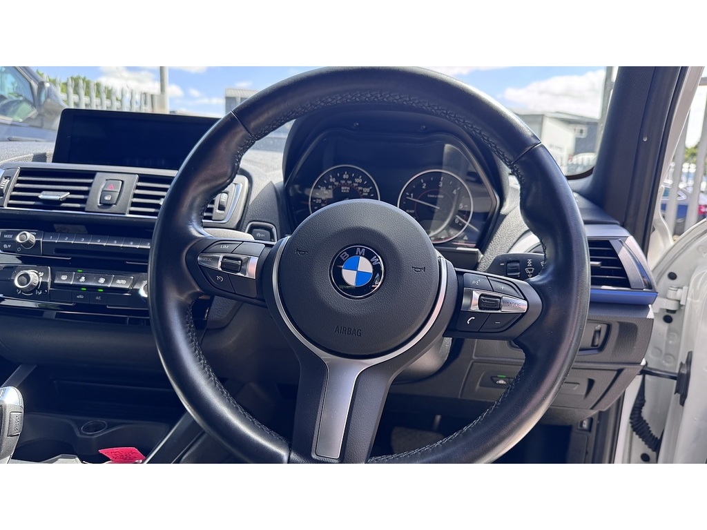 BMW 1 Series 118D M Sport White #5