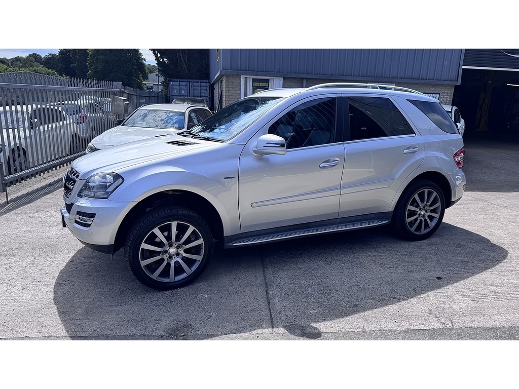 Mercedes-Benz M Class Ml350 Cdi V6 Blueefficiency Grand Edition Silver #4