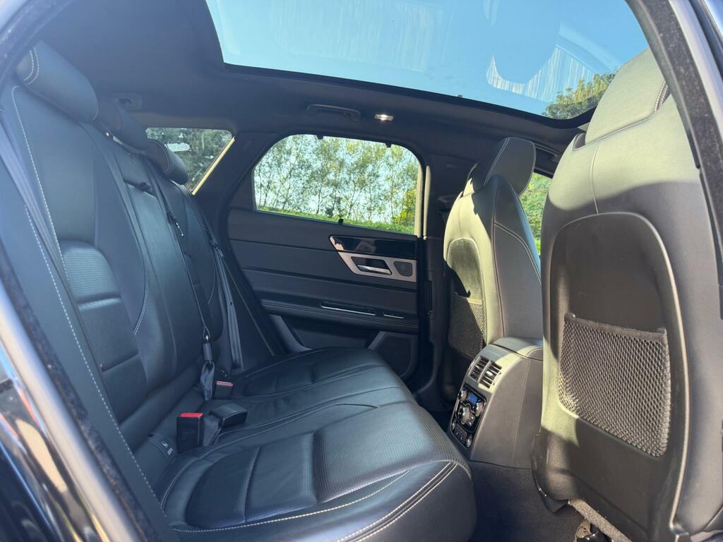Jaguar XF 2.0D 180 R-sport Black #16