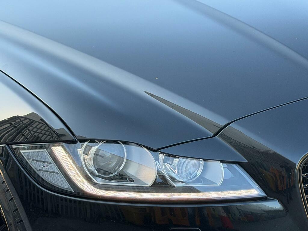 Jaguar XF 2.0D 180 R-sport Black #9