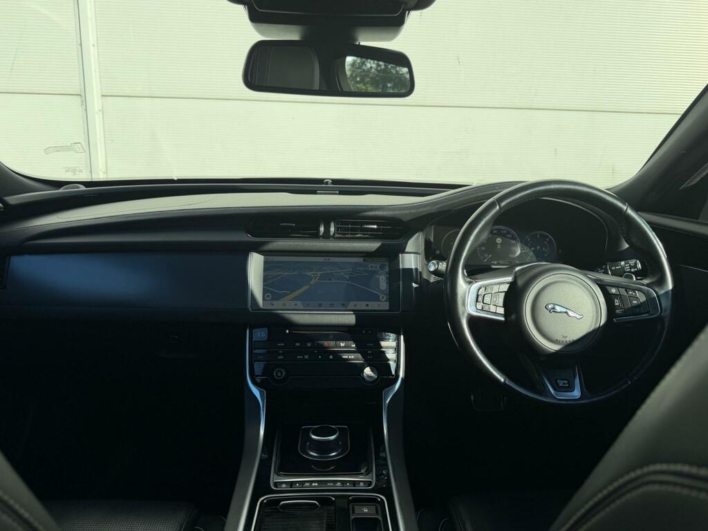 Jaguar XF 2.0D 180 R-sport Black #33