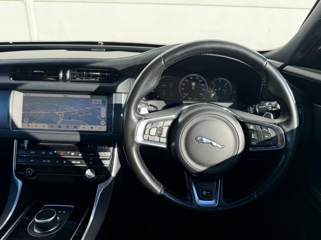 Jaguar XF 2.0D 180 R-sport Black #32