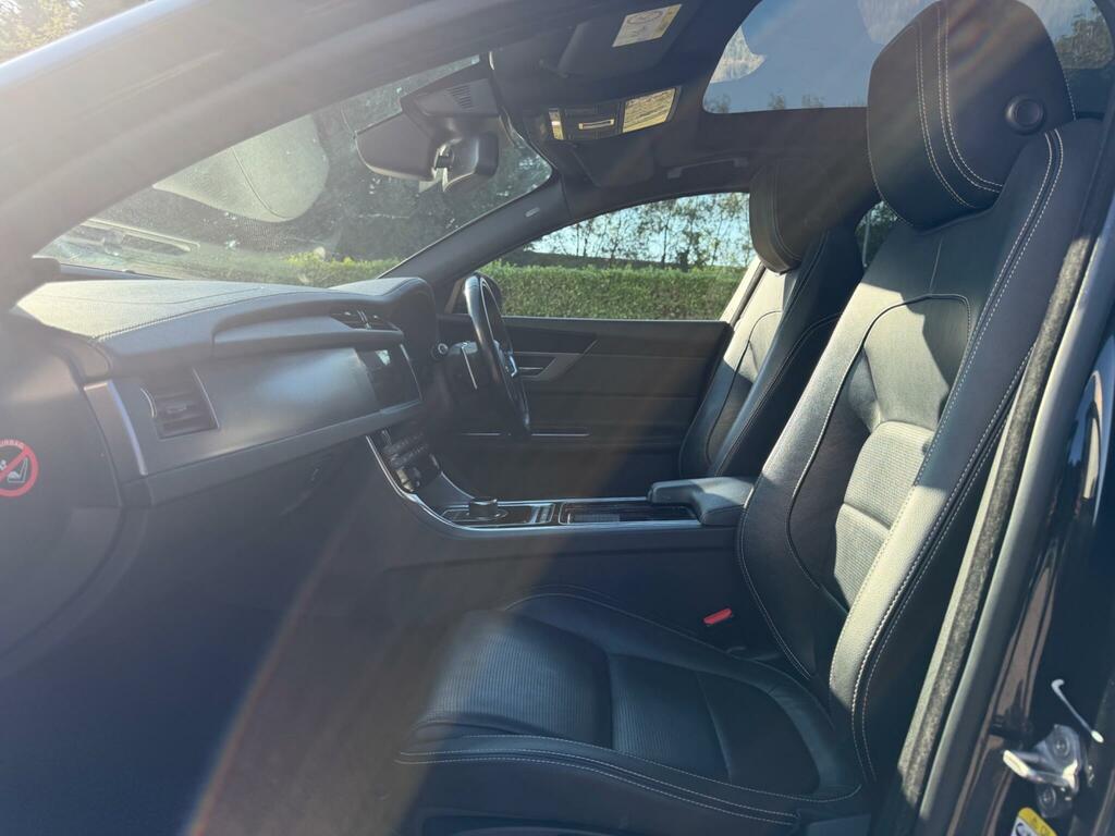 Jaguar XF 2.0D 180 R-sport Black #19