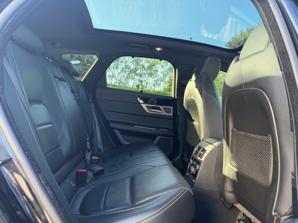 Jaguar XF 2.0D 180 R-sport Black #17