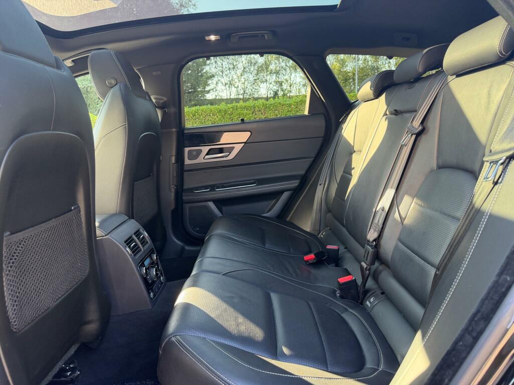 Jaguar XF 2.0D 180 R-sport Black #21