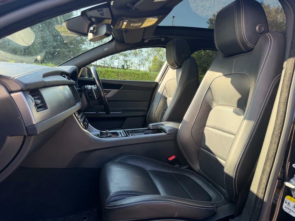 Jaguar XF 2.0D 180 R-sport Black #20