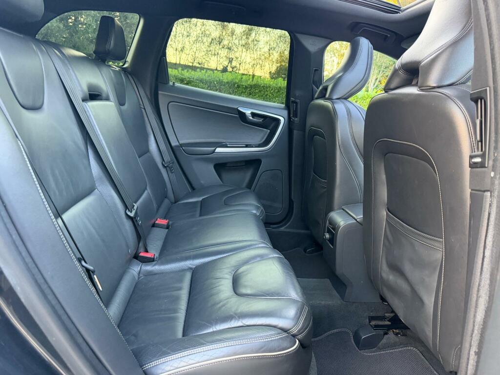Volvo XC60 D4 181 R Design Lux Nav Geartronic - Suv 5 S White #19