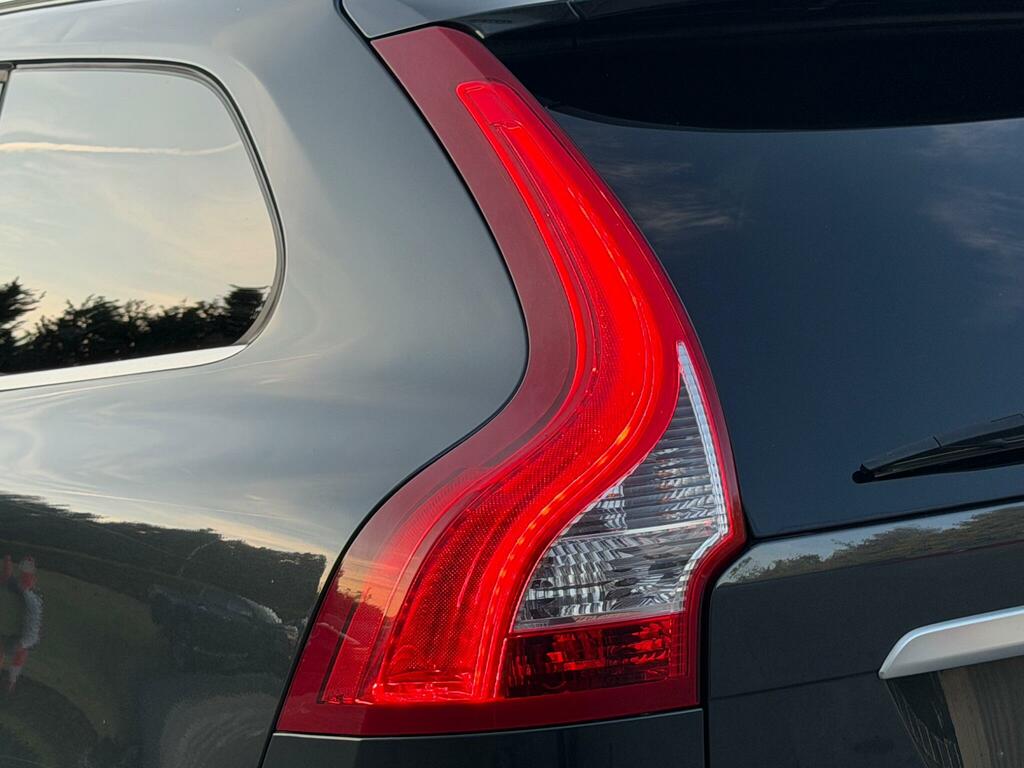 Volvo XC60 D4 181 R Design Lux Nav Geartronic - Suv 5 S White #13
