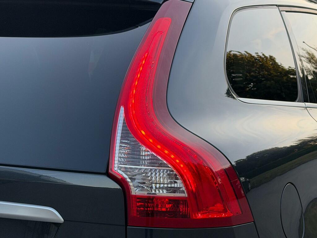 Volvo XC60 D4 181 R Design Lux Nav Geartronic - Suv 5 S White #14