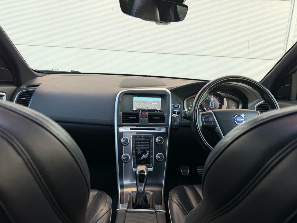 Volvo XC60 D4 181 R Design Lux Nav Geartronic - Suv 5 S White #34