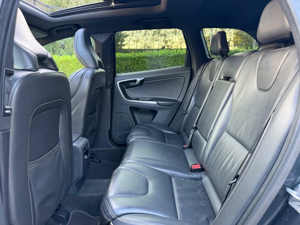 Volvo XC60 D4 181 R Design Lux Nav Geartronic - Suv 5 S White #25