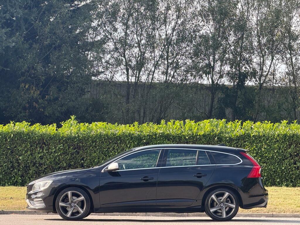 Volvo V60 R-design Lux Nav Black #4