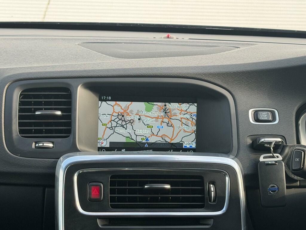 Volvo V60 D3 R-design Sunroof, Rear Park Assist, Wi Grey #38