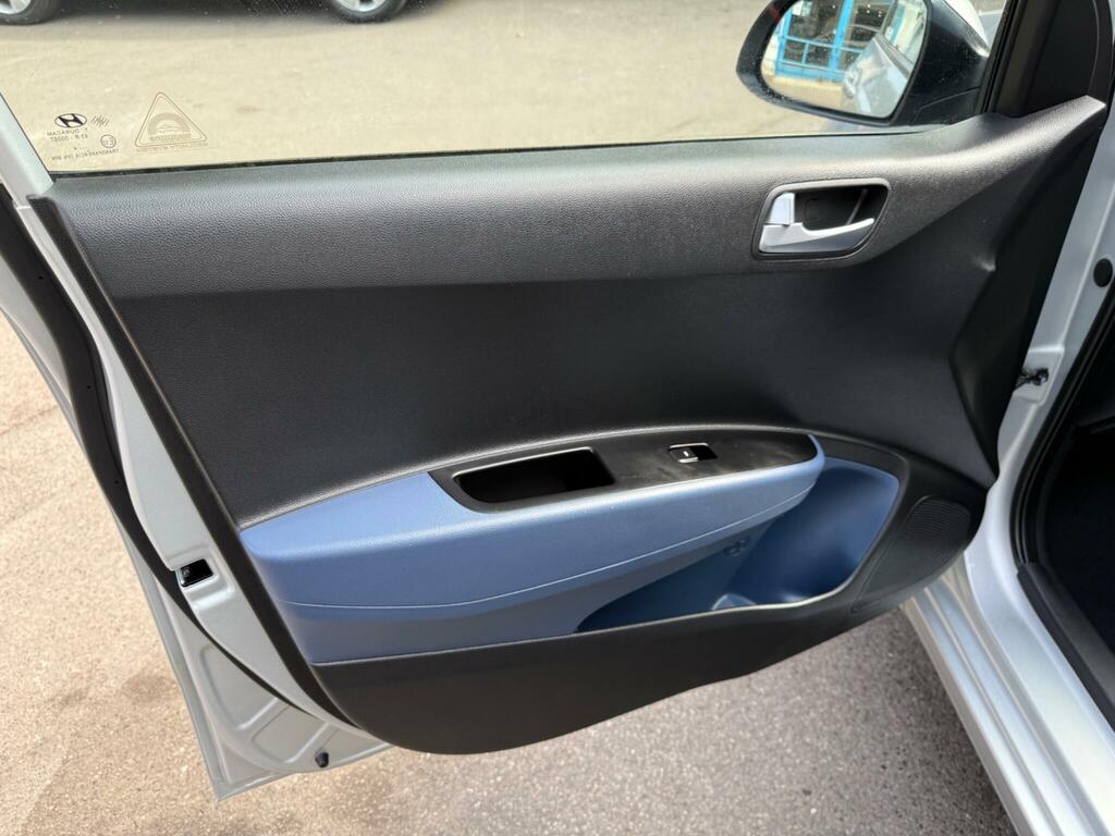 Hyundai I10 1.0 Se Hatchback Euro 5 66 Ps Grey #40