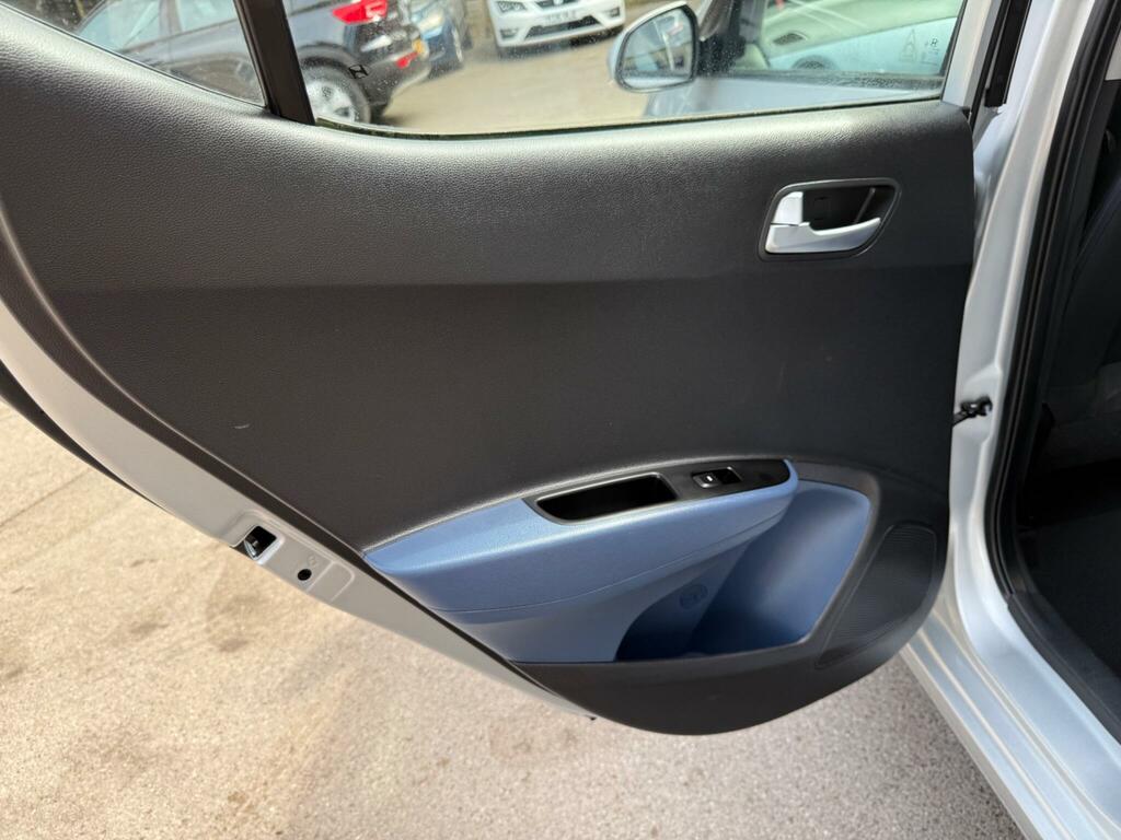 Hyundai I10 1.0 Se Hatchback Euro 5 66 Ps Grey #41