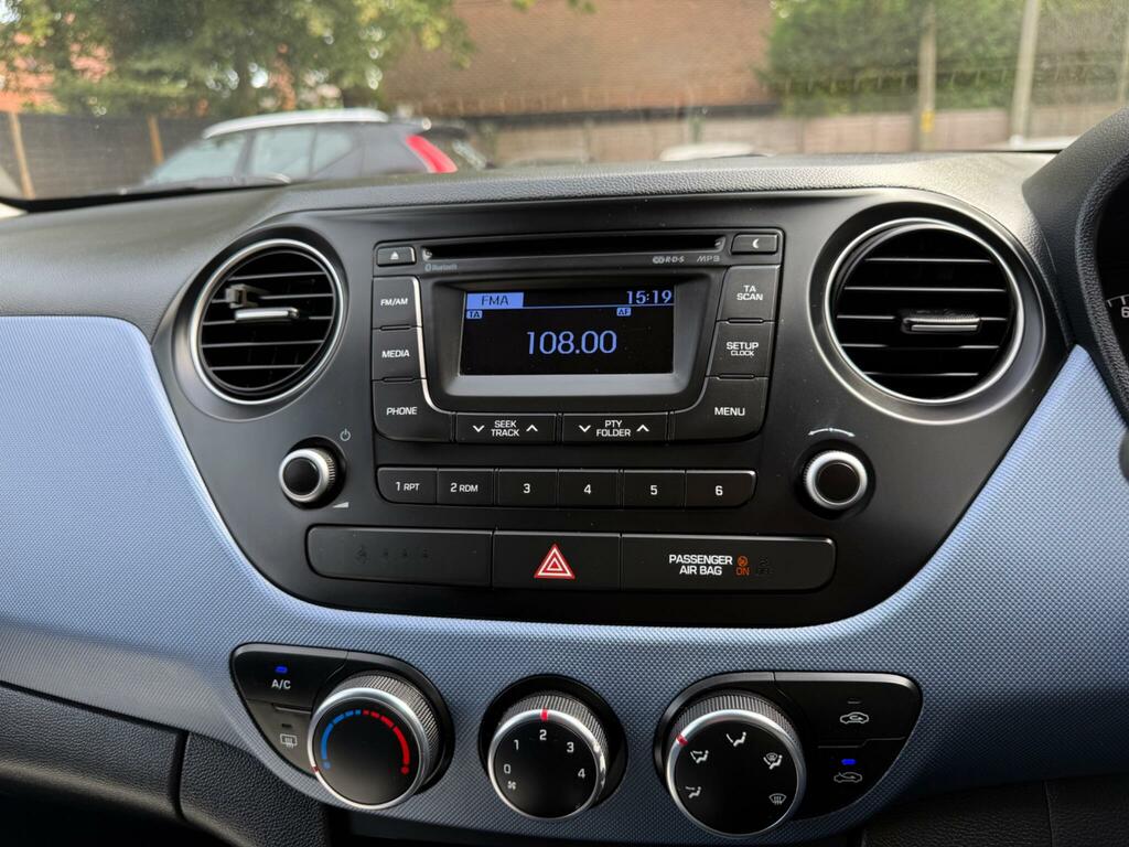 Hyundai I10 1.0 Se Hatchback Euro 5 66 Ps Grey #38