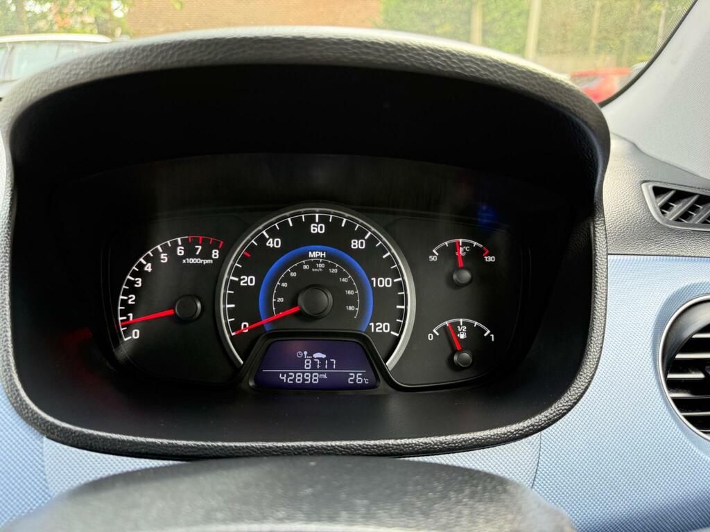 Hyundai I10 1.0 Se Hatchback Euro 5 66 Ps Grey #39