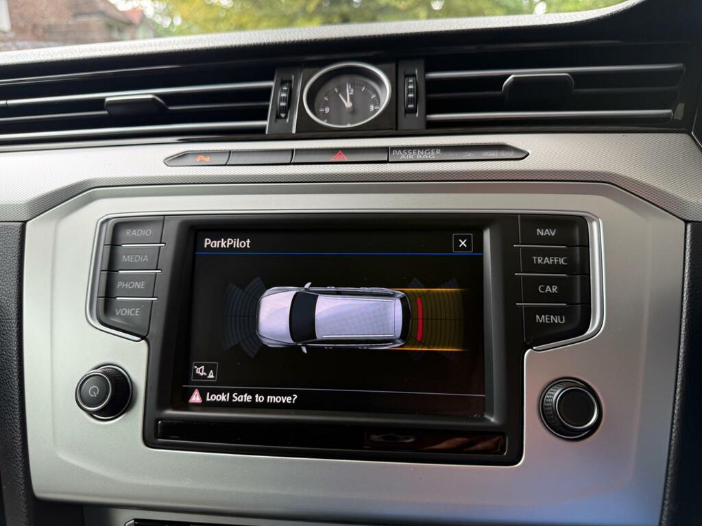 Volkswagen Passat 2.0 Tdi Bluemotion Tech Se Business Estate Die Silver #29
