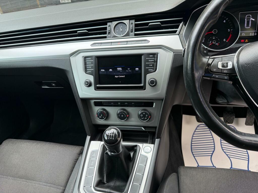 Volkswagen Passat 2.0 Tdi Bluemotion Tech Se Business Estate Die Silver #27