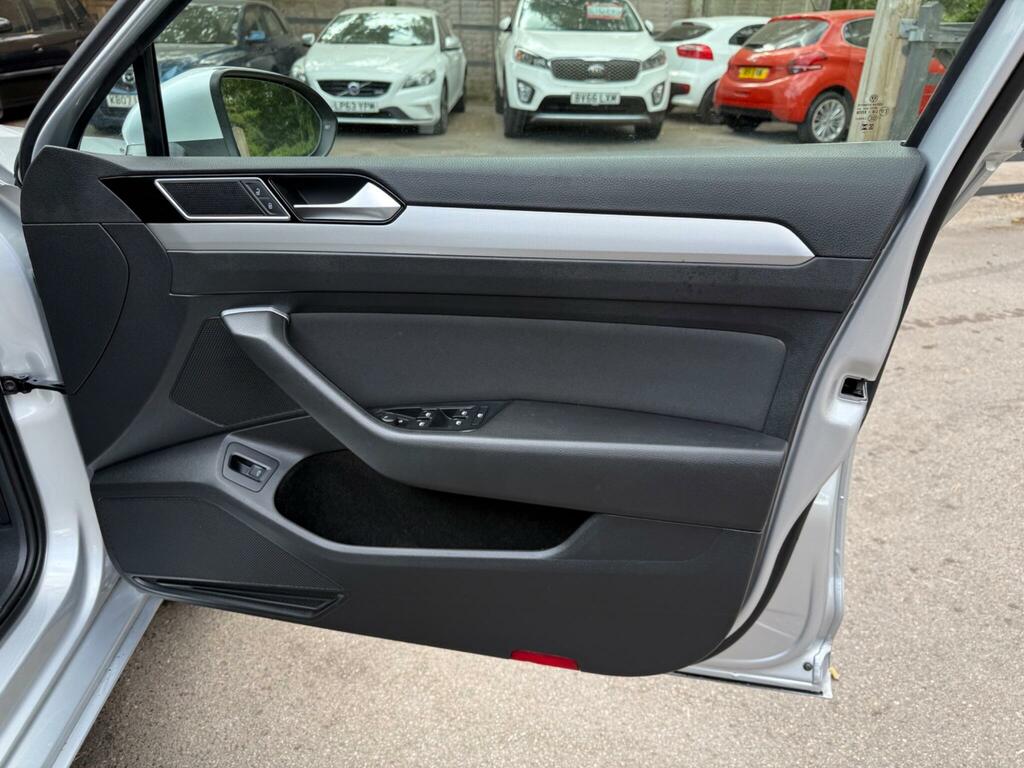 Volkswagen Passat 2.0 Tdi Bluemotion Tech Se Business Estate Die Silver #45