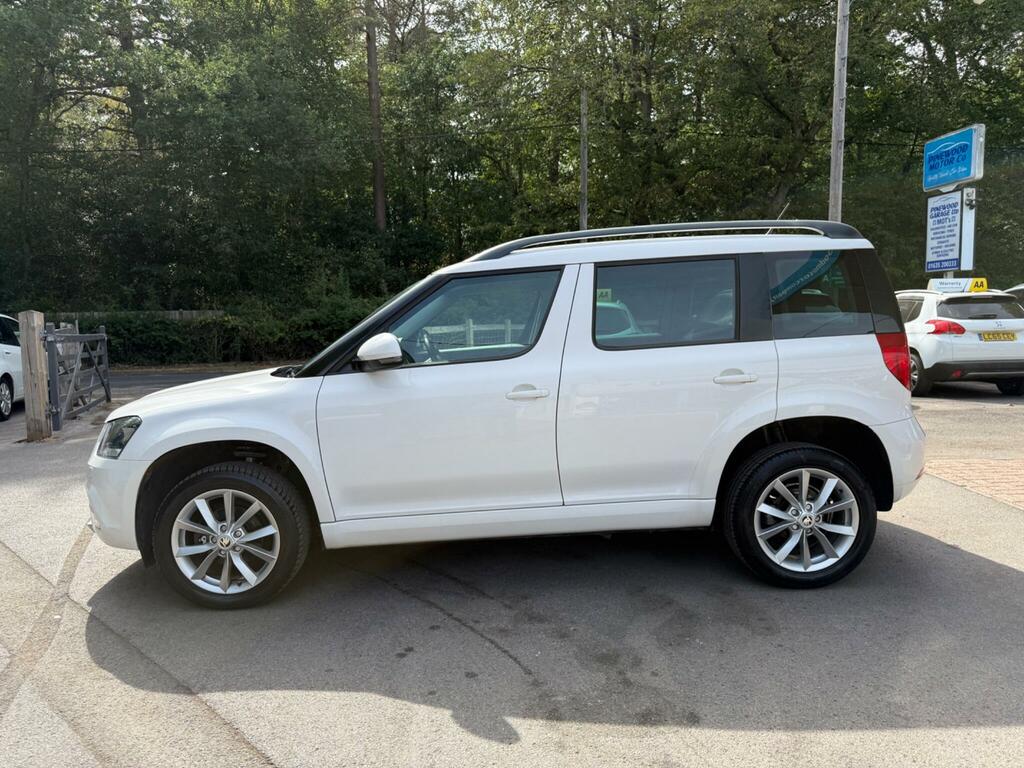 Skoda Yeti 1.2 Tsi Se Euro 6 S S White #6