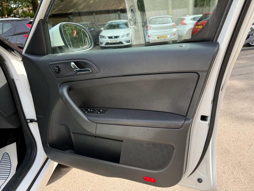 Skoda Yeti 2.0 Tdi Cr 150 Laurin Klement 4X4 Dsg White #36