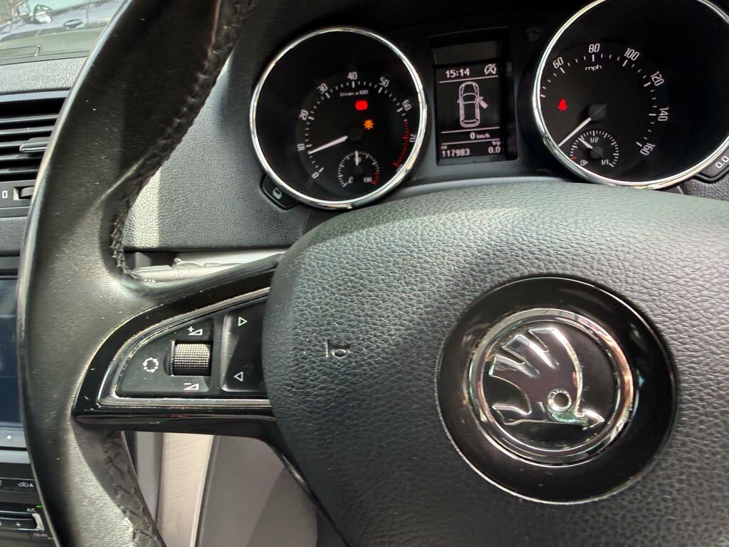 Skoda Yeti 2.0 Tdi Cr 150 Laurin Klement 4X4 Dsg White #26