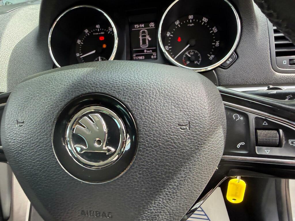 Skoda Yeti 2.0 Tdi Cr 150 Laurin Klement 4X4 Dsg White #25